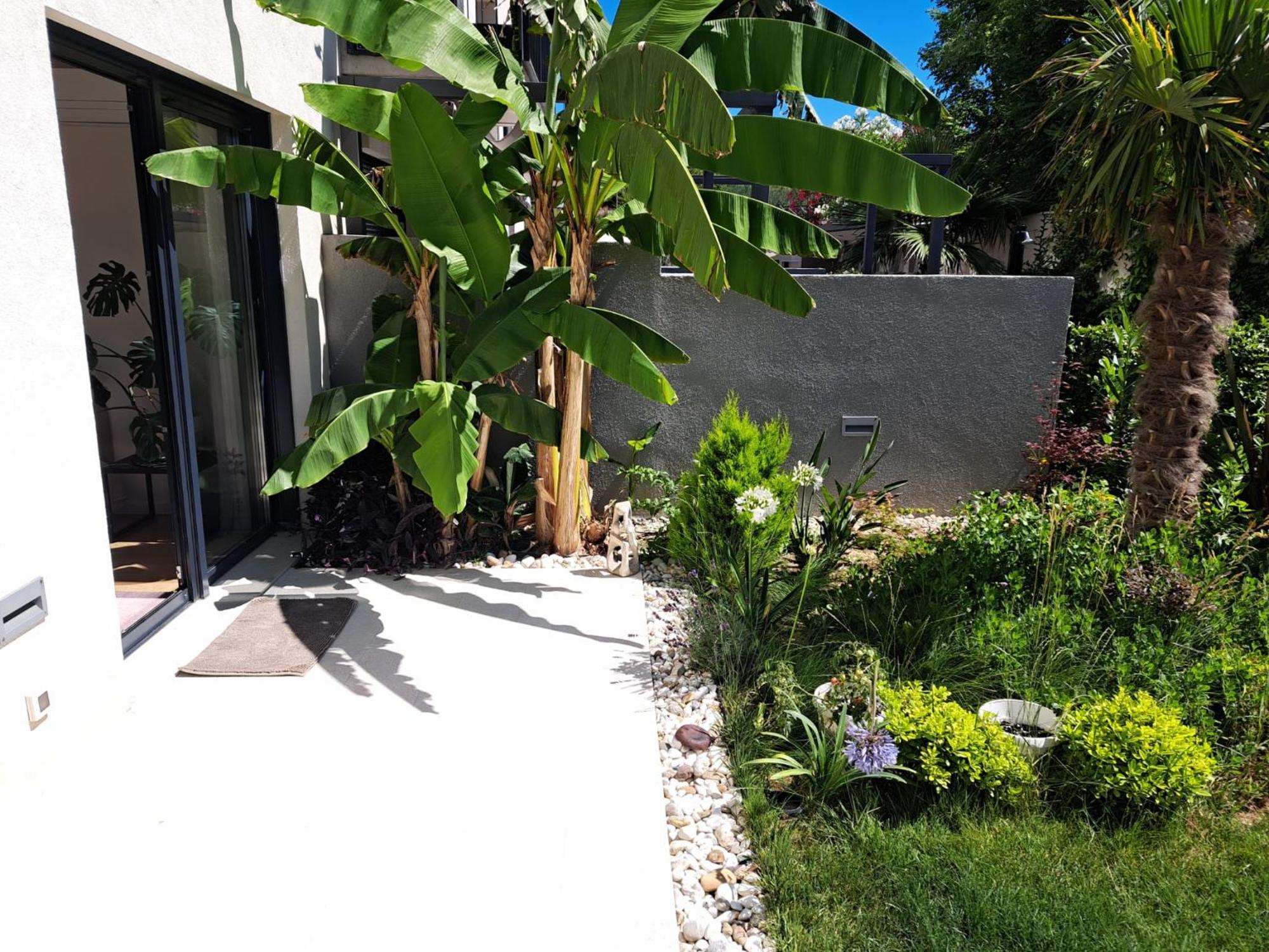 Apartment With Private Pool Split Exterior foto
